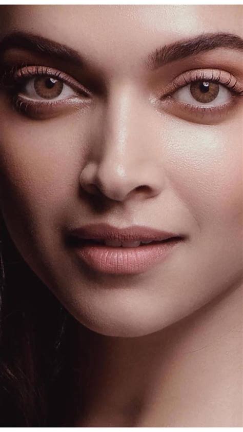 deepika padukone eyes color